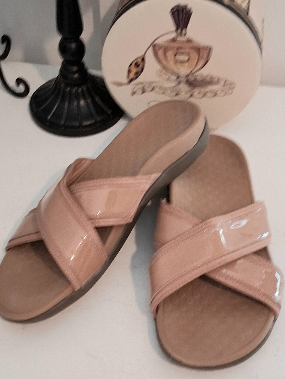 Vionic Criss Cross Merced Slip On Sandals Sz 9M Pre-Owned Condition